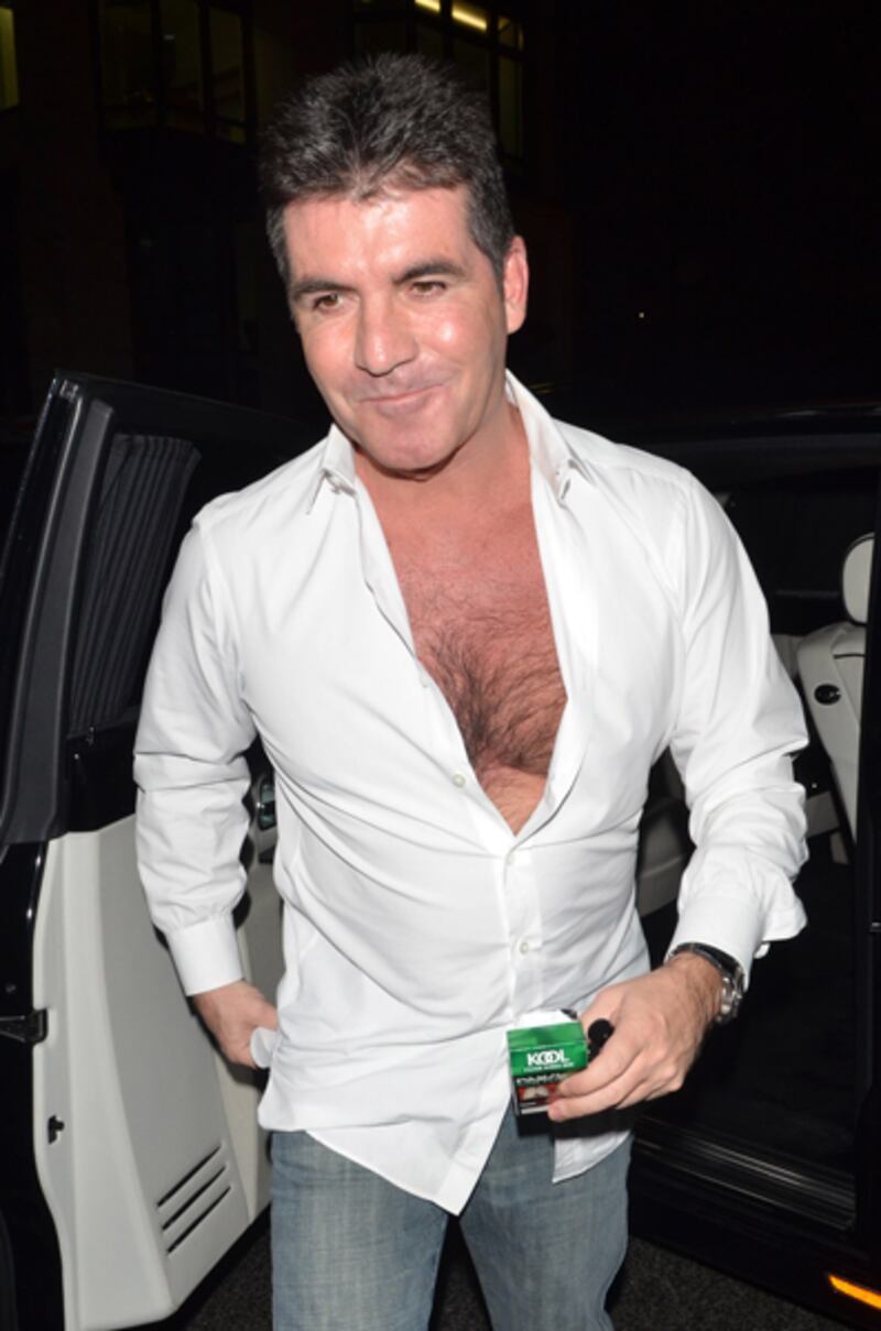 galleries/2011/06/02/man-cleavage/man-cleavage-cowell-2_xvdepg