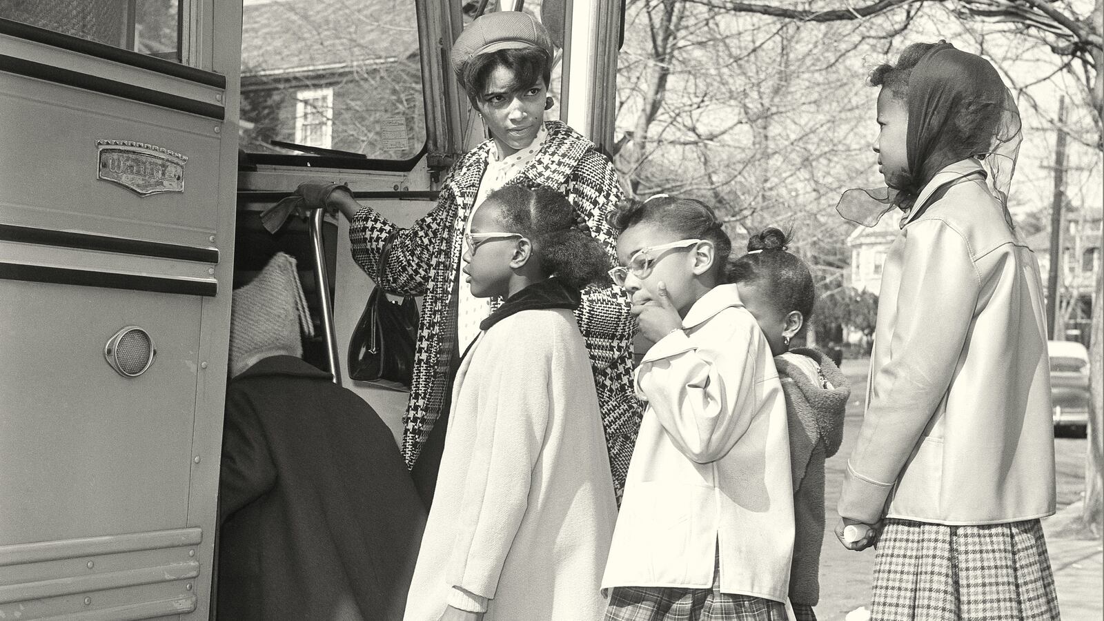 articles/2016/04/30/how-tv-screwed-up-the-fight-over-busing/160429-delmont-bussing-fail-tease_wi6gfy