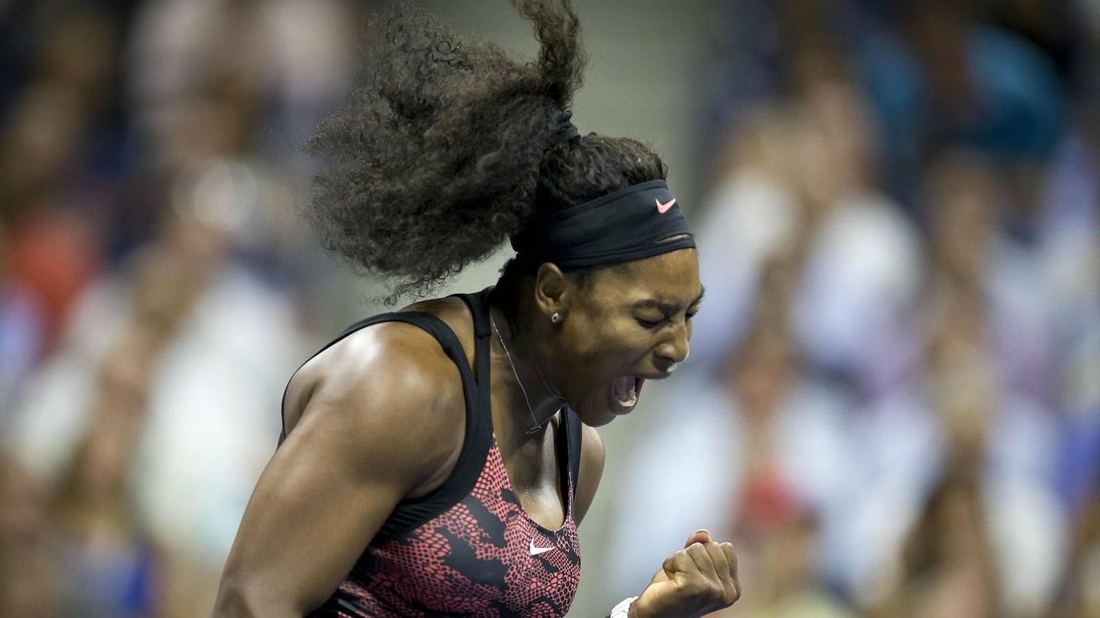 cheats/2015/09/08/serena-takes-the-first-set-against-venus/150908-serena-williams-us-open-cheat_vru566