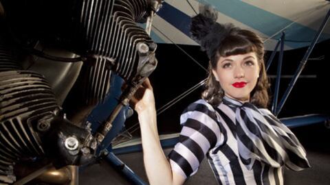 articles/2009/08/26/project-runways-jailbird-sings/kenley-collins-gallery-launch_lzmygk