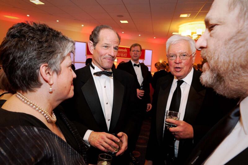 galleries/2012/04/29/reese-witherspoon-david-petraeus-and-more-celebrities-at-the-white-house-correspondents-dinner-photos/eliot-spitzer-whcd-2012_gocsaz