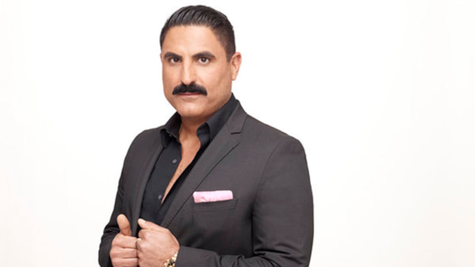 articles/2012/03/26/shahs-of-sunset-star-reza-farahan-on-being-a-gay-iranian/reza-shahs-of-sunset-setoodeh_fobila