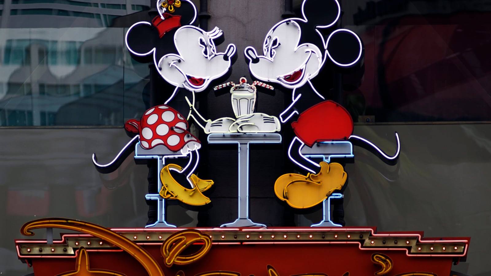 cheats/2012/05/08/disney-quarter-earnings-spike/disney-earnings-cs_uldfam