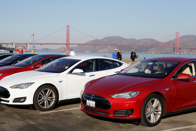 articles/2013/11/11/tesla-wins-even-when-it-s-losing/131111-tesla-gross-tease_sgizbd