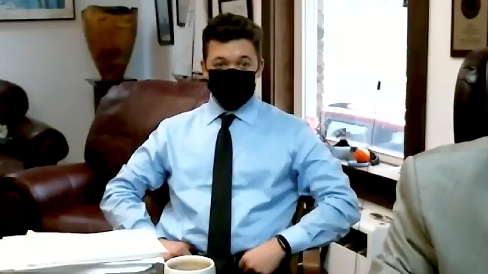 2021-01-05T193449Z_1316111446_RC2V1L98K8JK_RTRMADP_3_GLOBAL-RACE-WISCONSIN_bz1udz