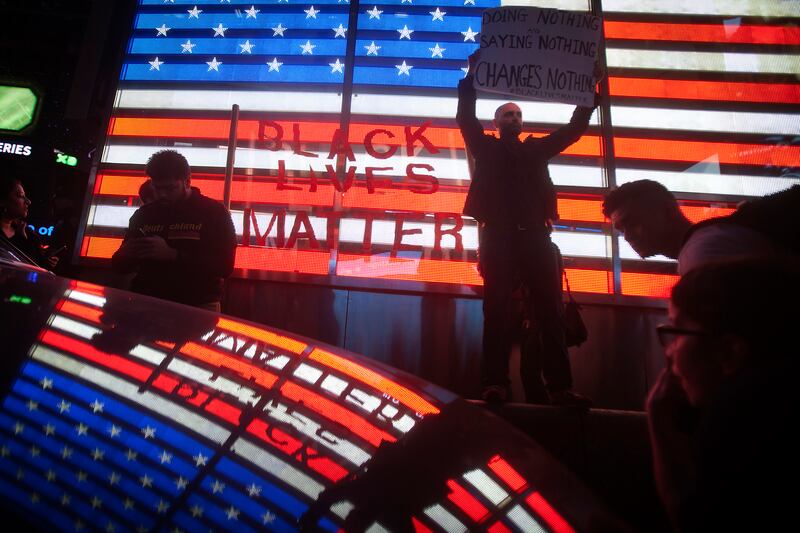 galleries/2014/11/24/fury-at-the-ferguson-decision-photos/141124-ferg-24_dhzk1b