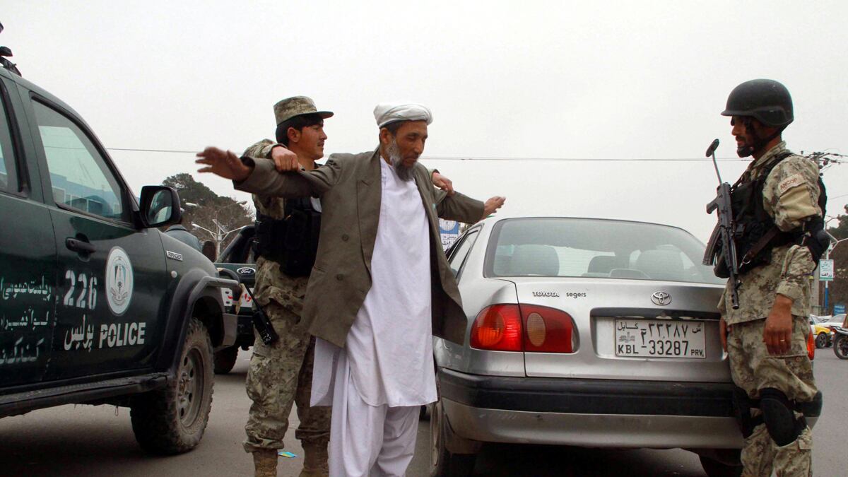 cheats/2012/03/11/u-s-soldier-kills-17-afghans/afghanistan-american-soldier-shoots-kills-17-cheat_dat0wh