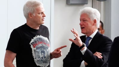 cheats/2009/08/06/bill-clintonrsquos-hollywood-rescue/steve-bing-bill-clinton_xro1jp