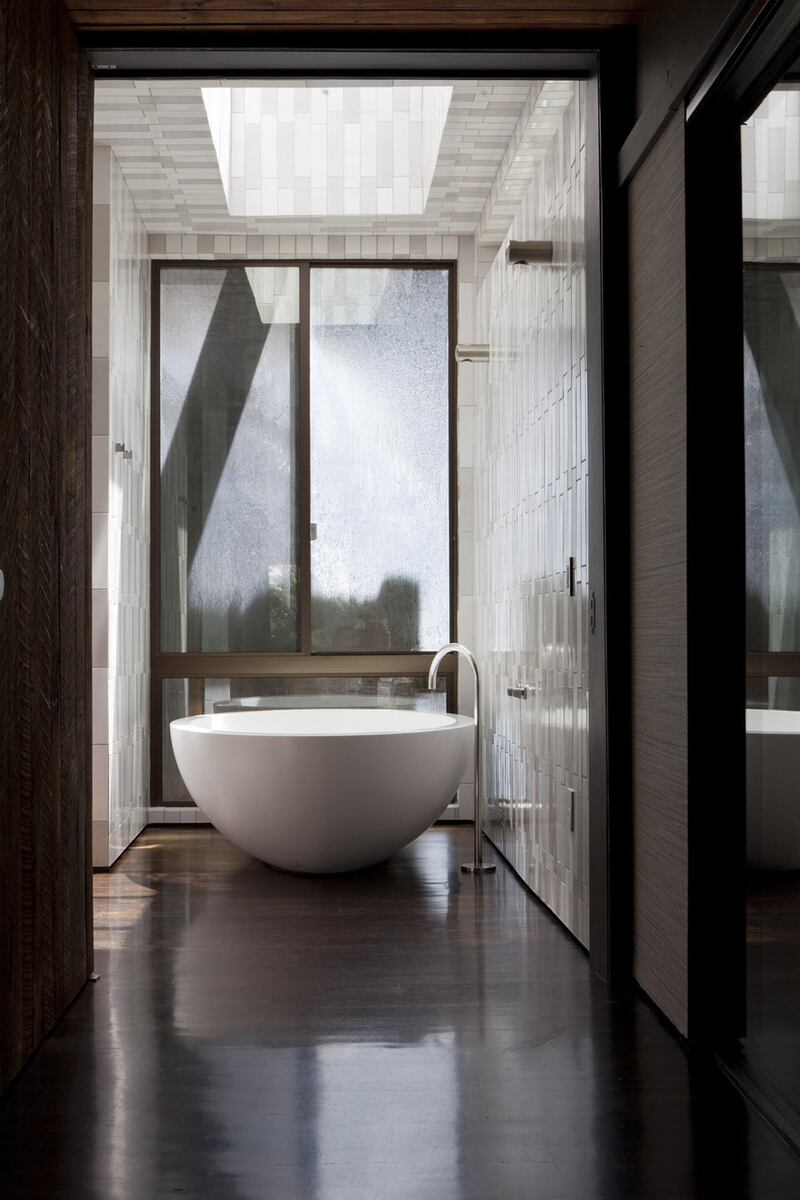 galleries/2014/06/20/omg-i-want-this-house-hollywood-hills-photos/061714-omg-house-hollywood-hills-5_c2urjp