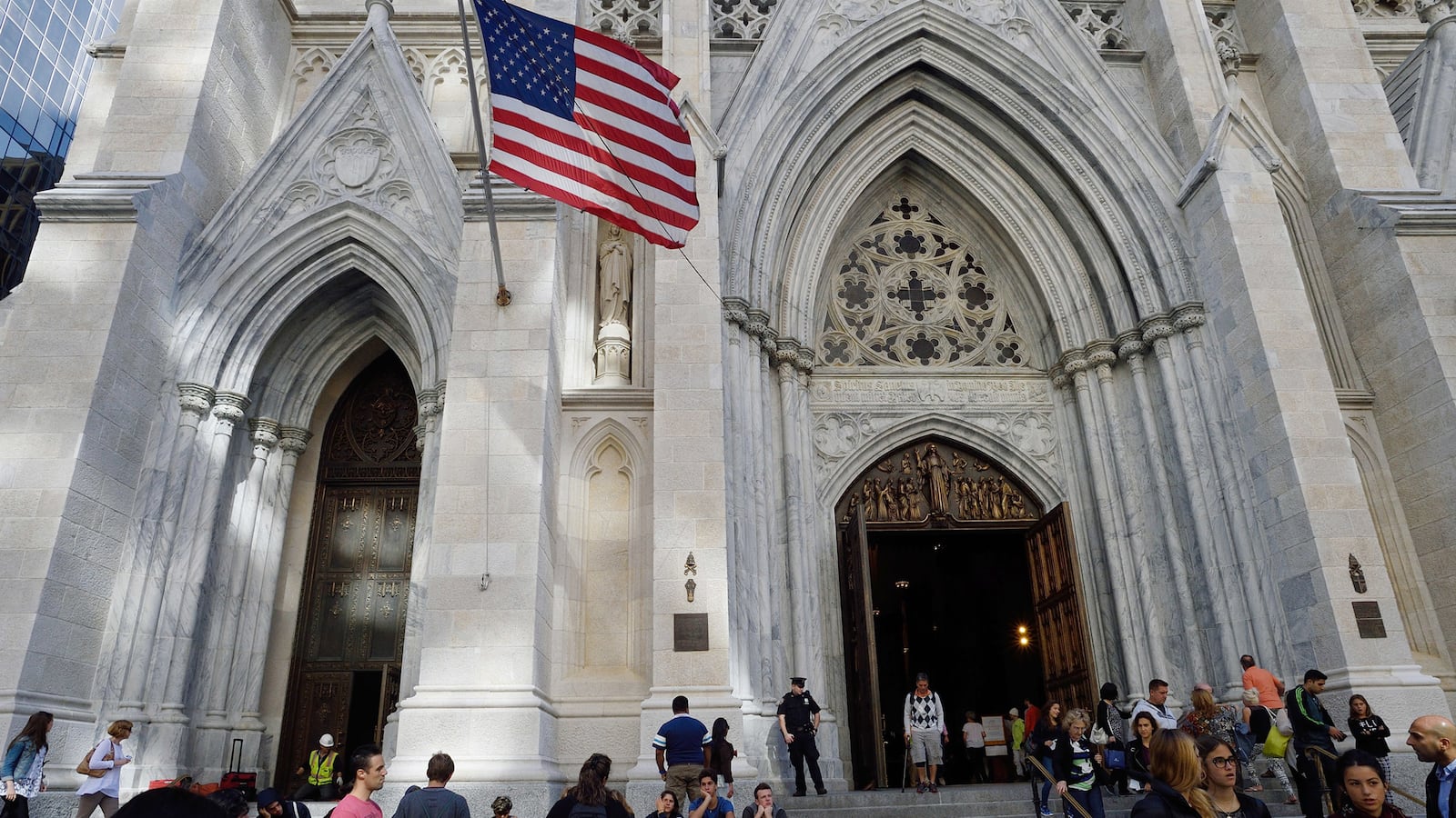 articles/2015/09/24/i-would-like-cash-parent-selling-kid-s-pope-ticket-for-5-000/150924-daly-pope-tickets-tease_a9piee