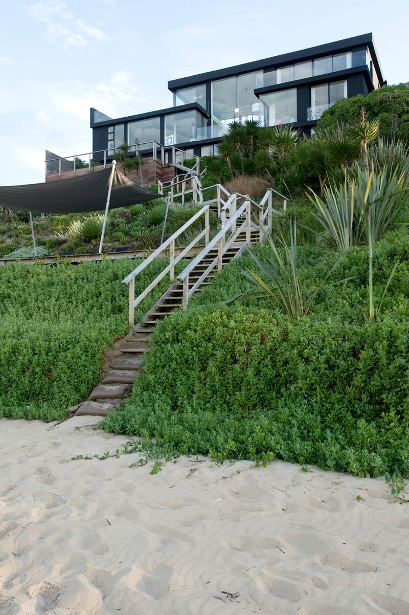 galleries/2013/03/29/omg-i-want-this-house-south-africa-photos/130329-omg-house-south-africa12_bmnlrd