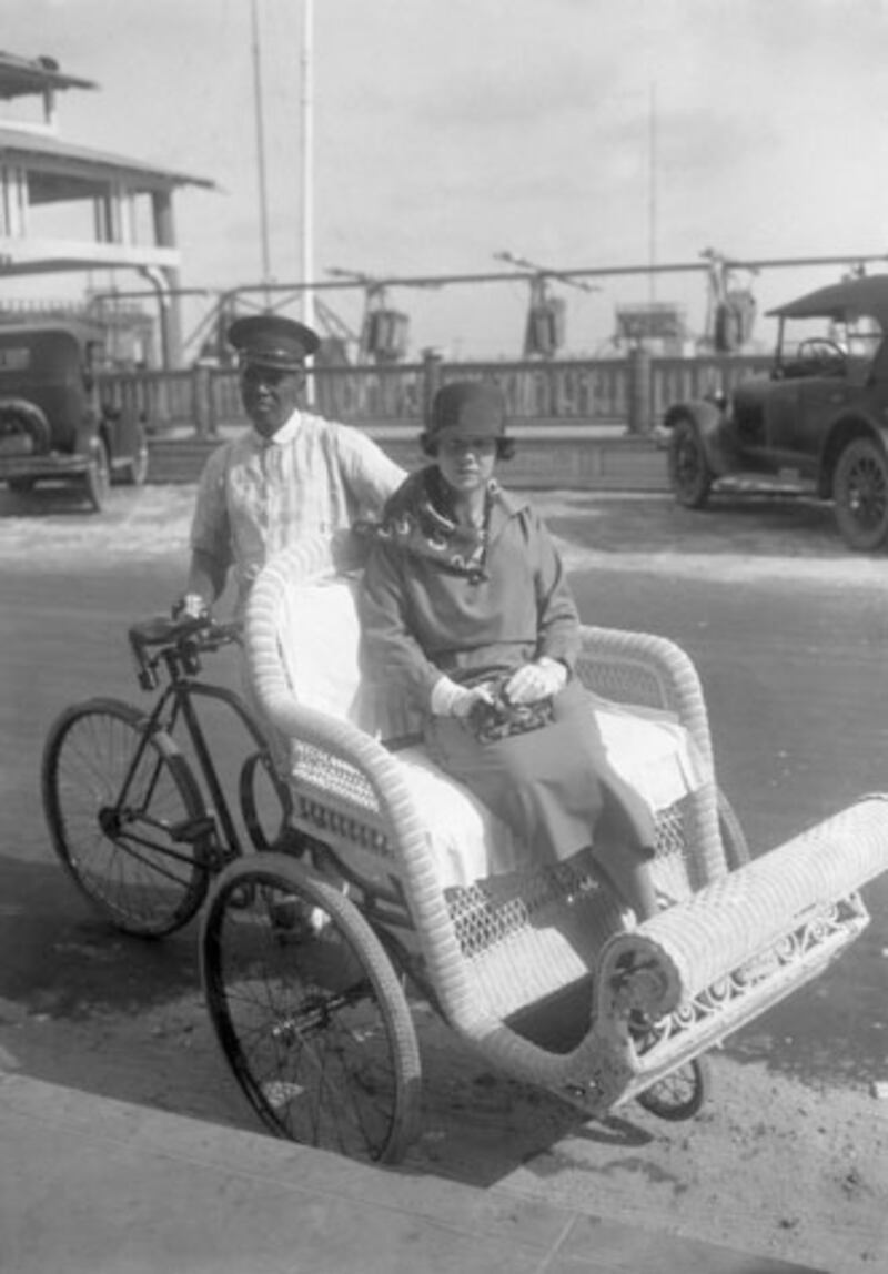 galleries/2012/09/05/tom-cruise-more-stars-with-reportedly-arranged-marriages-photos/famous-arranged-marriages-astor-kuser_deybcm