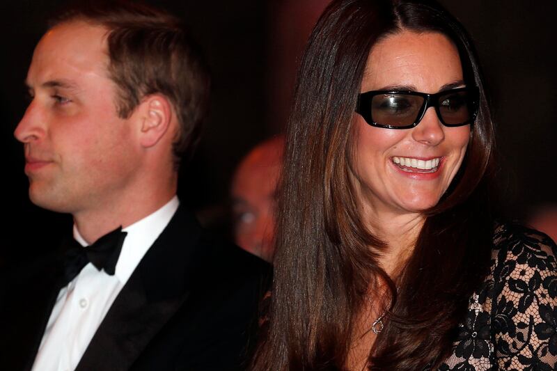 articles/2013/12/12/even-kate-middleton-can-t-make-3d-glasses-look-good/kate-3d_wgczme