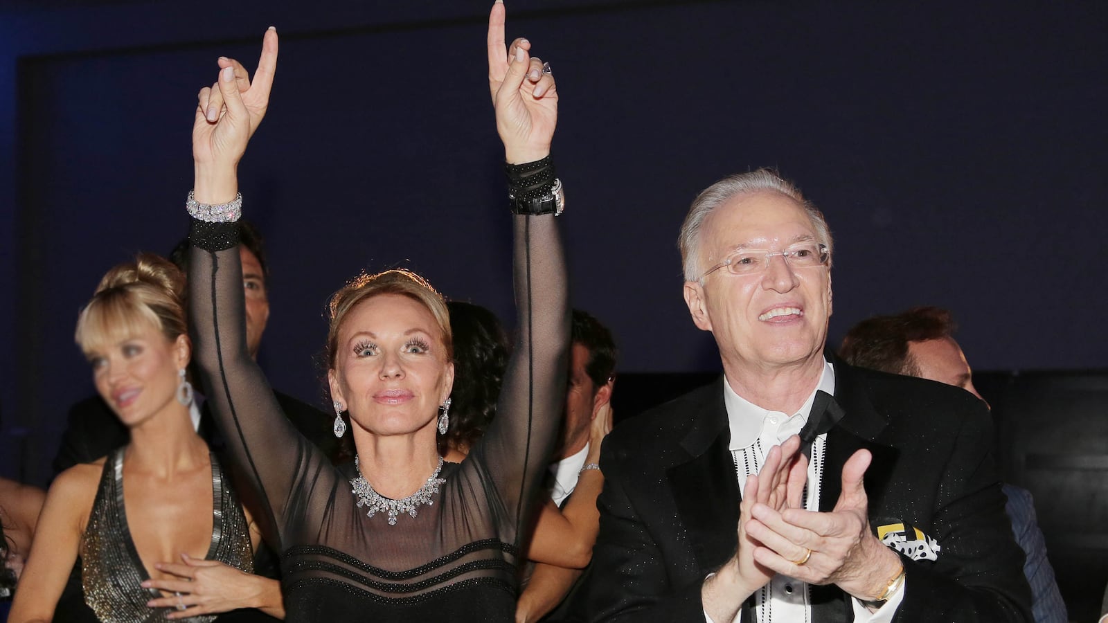 articles/2016/07/22/dnc-leaked-emails-do-we-let-pedophile-s-lawyer-host-fundraiser/160722-collins-roy-black-tease_irvxpz