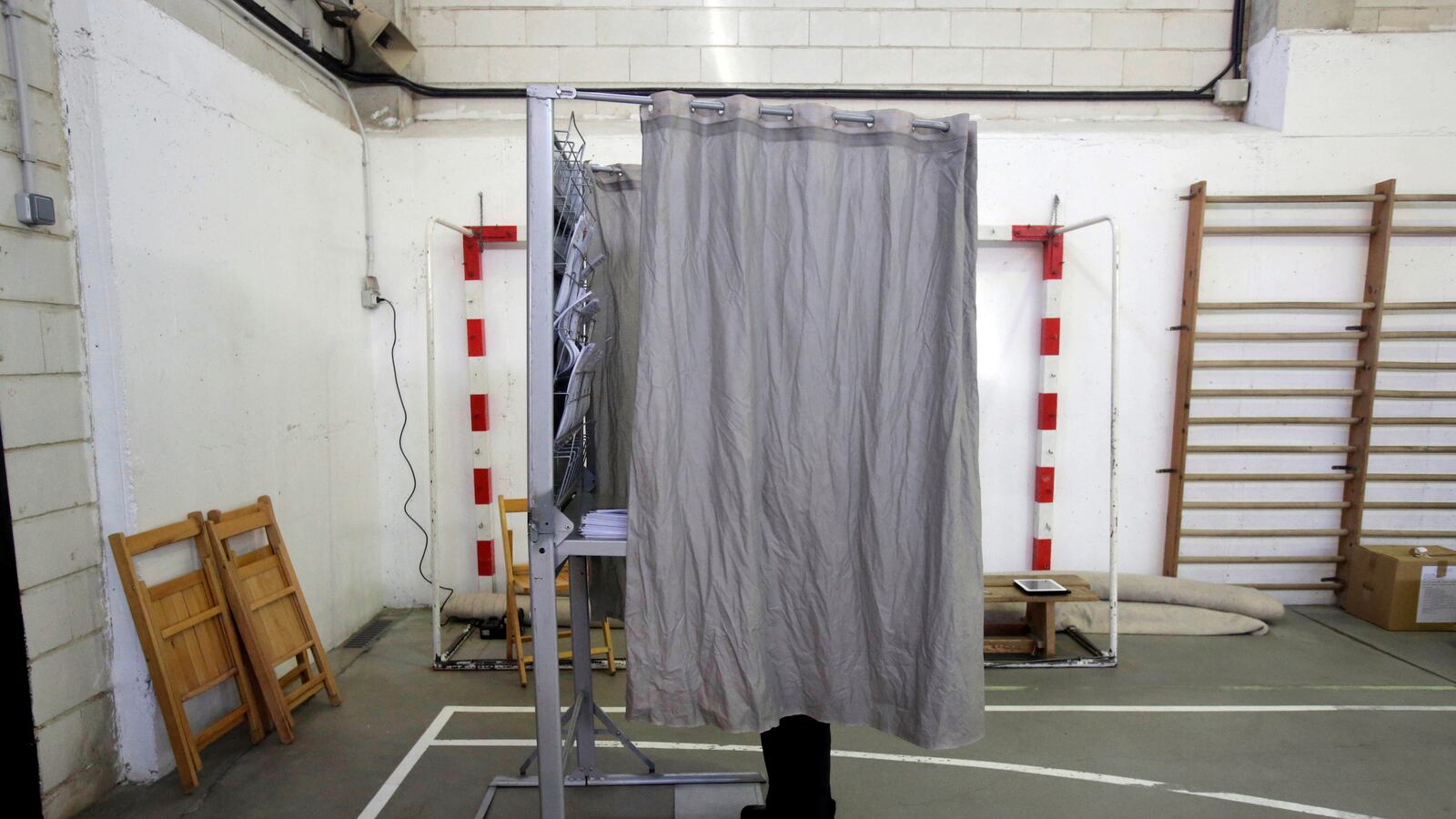 cheats/2016/10/10/florida-judge-extends-voter-registration/161004-voting-requests-cheat_fhivey