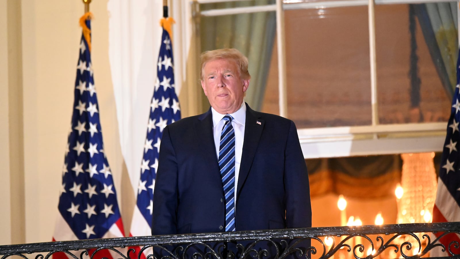 2020-10-08T221635Z_2069484473_RC2MEJ9GAR0I_RTRMADP_3_HEALTH-CORONAVIRUS-TRUMP-INFECTION_la3iuz