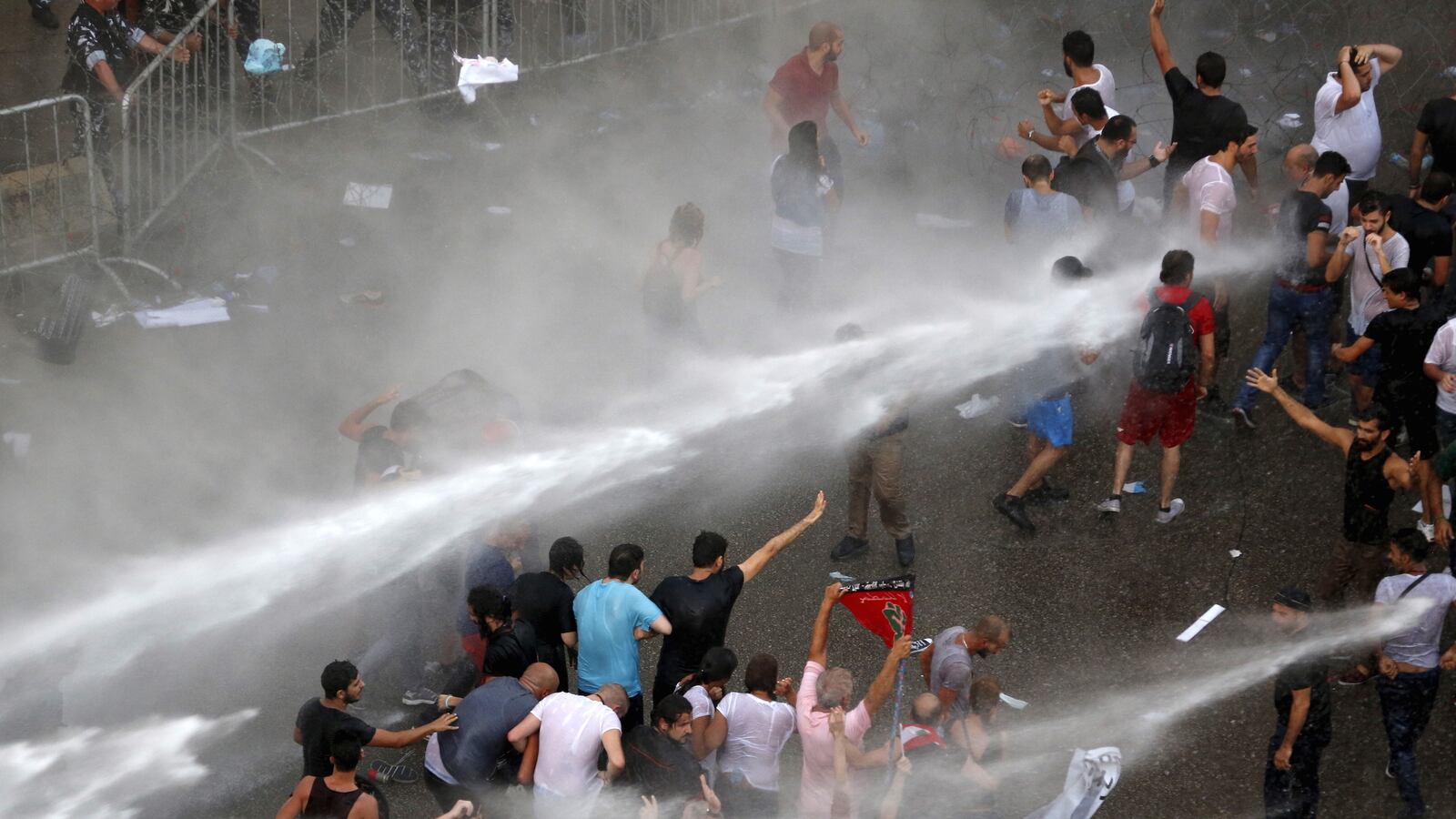 cheats/2015/08/23/protesters-in-lebanon-call-for-govt-fall/150823-lebanon-cheat_edkufw