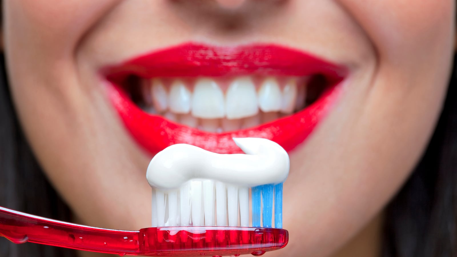 articles/2014/02/27/your-dentist-is-watching-you-brush/140226-haglage-toothbrush_qqegl5