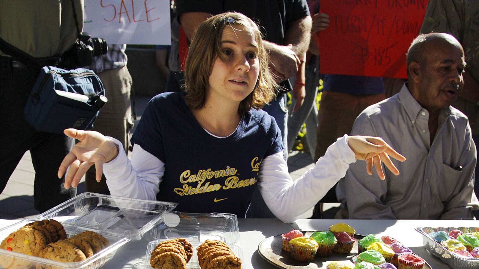 cheats/2011/09/27/berkeley-gop-holds-affirmative-action-bake-sale/diversity-bake-sale-cheat_tjrn8a