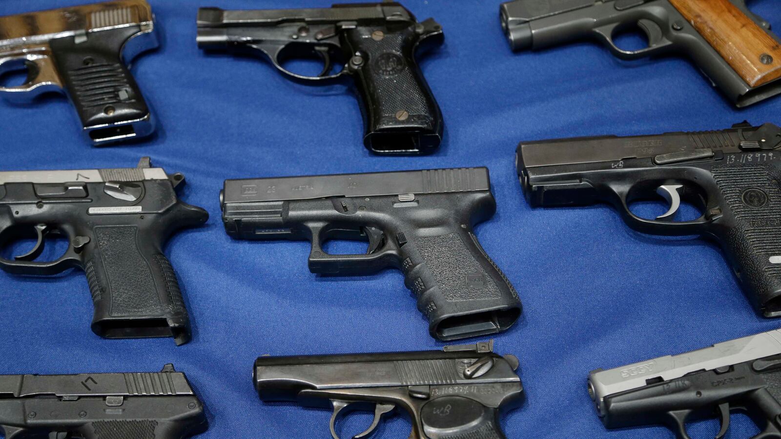 cheats/2014/05/02/death-threats-kill-smart-gun-sales/140502-gun-store-cheat_ikcvtf