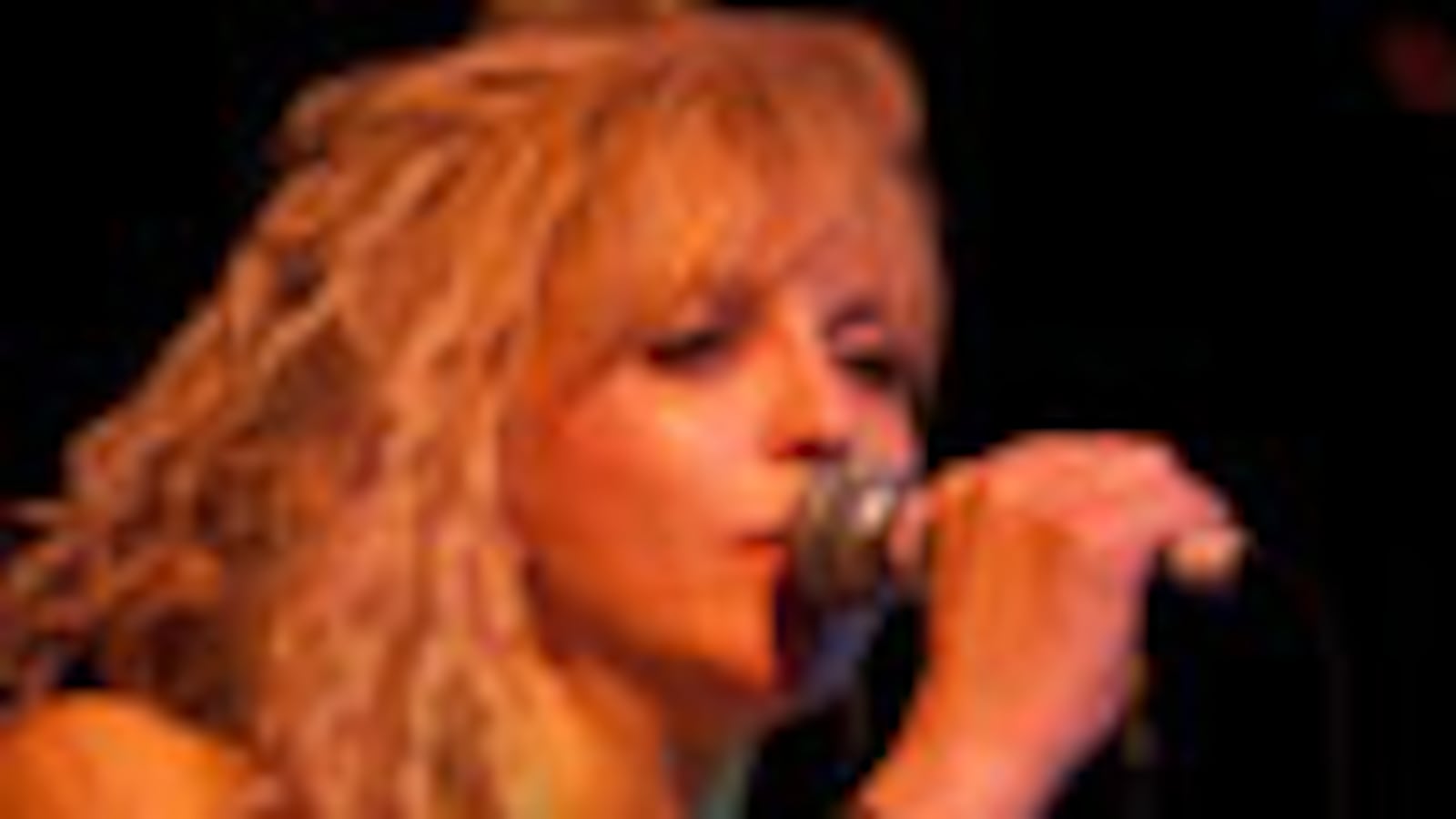 cheats/2010/04/28/courtney-love-i-slept-with-stefanis-hubbie/courtney-love_q04vkt