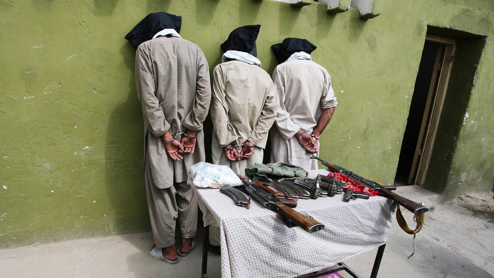 articles/2015/08/15/why-isis-is-the-taliban-of-today/150815-muhammad-taliban-tease_etaltx