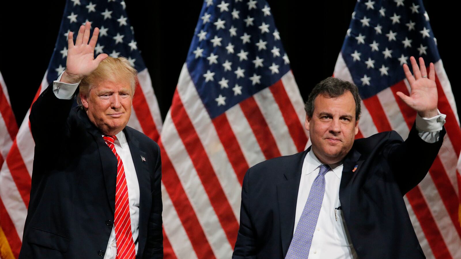 articles/2016/05/11/donald-trump-hearts-chris-christie-buys-himself-a-share-of-bridgegate/160511-nuzzi-trump-christie-tease_pwuyht