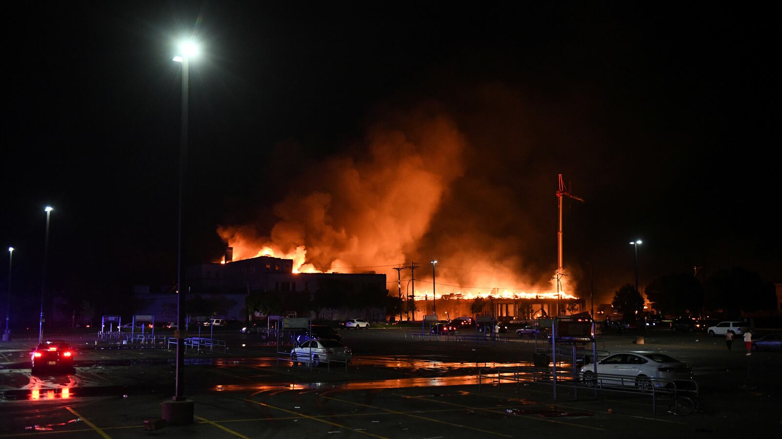 2020-05-28T110602Z_815406117_RC2NXG9IODJP_RTRMADP_3_MINNEAPOLIS-POLICE_jszc5j