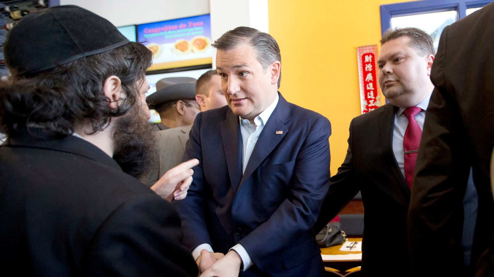 articles/2016/04/06/unhappy-bronxites-give-ted-cruz-a-lukewarm-new-york-welcome/160406-resnick-ted-cruz-tease_lal2fb