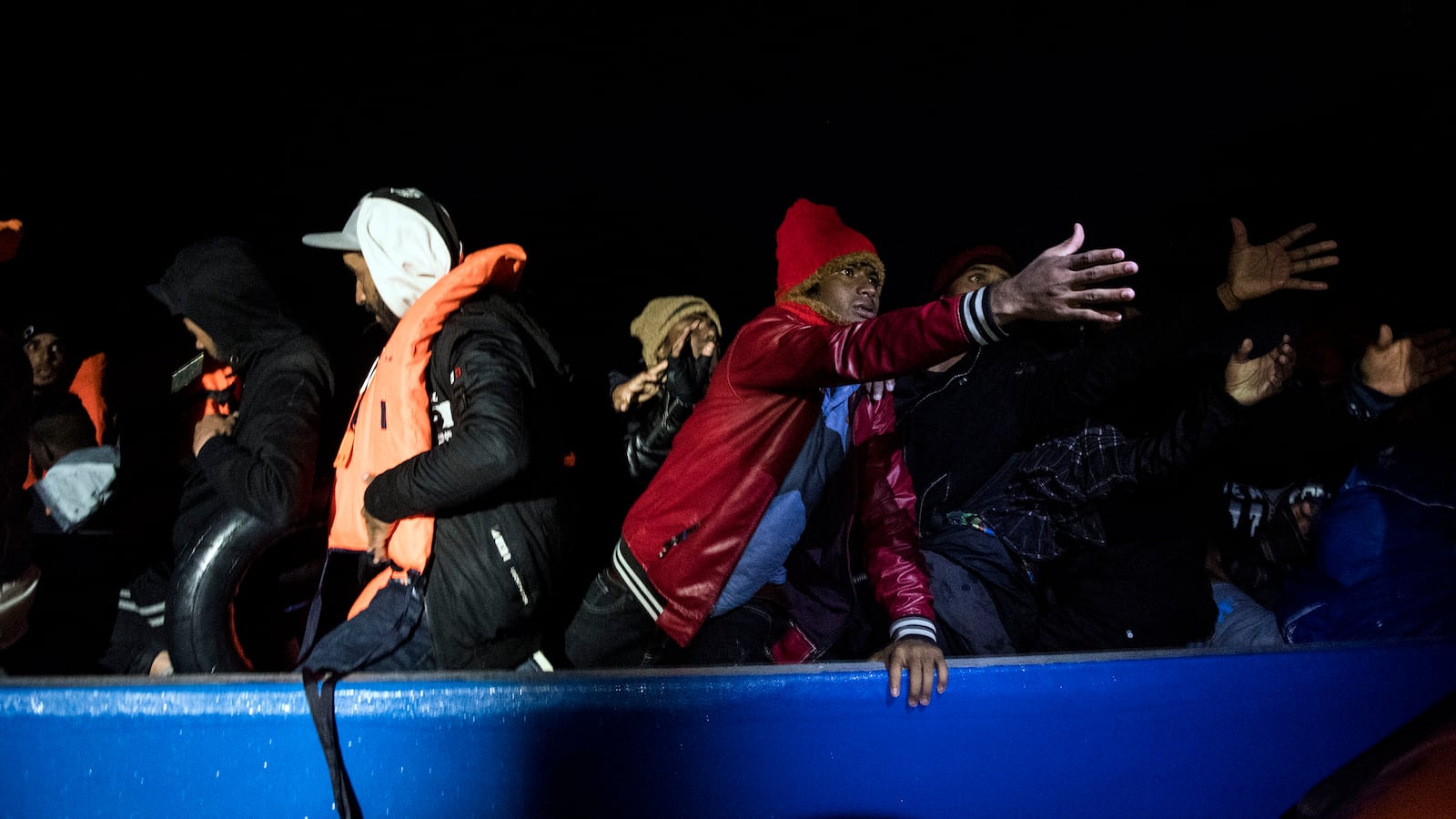 210410-nemetsova-italian-island-tease_ohhbmk