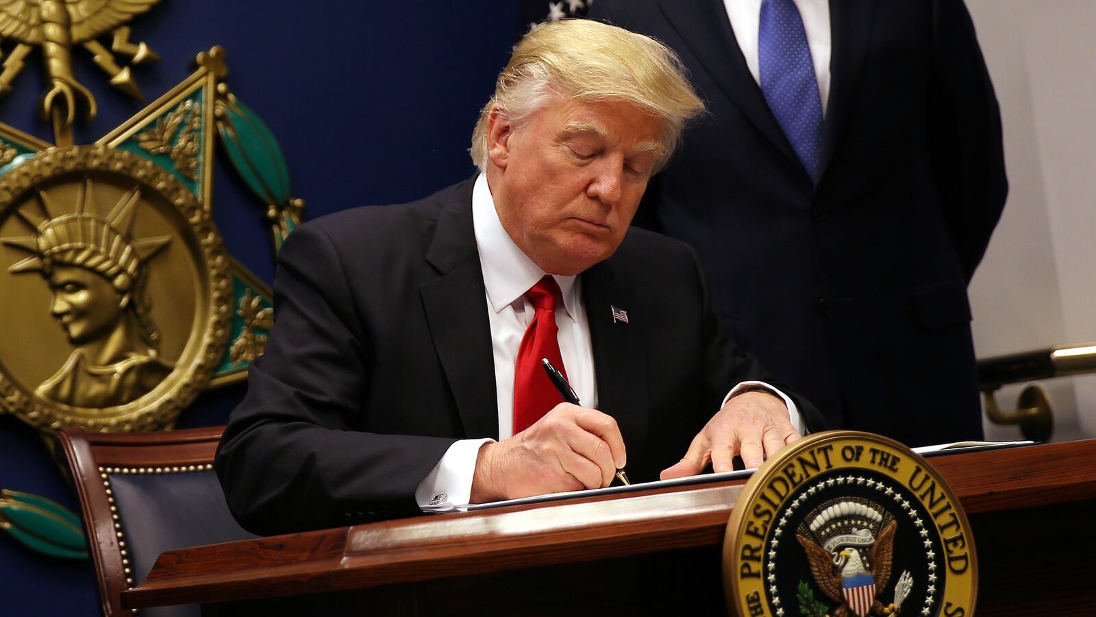 articles/2017/02/02/will-global-citizens-stand-up-to-trump-s-ban/170202-Evans-Global-Citizens-refugee-Ban-tease_fhgfuu