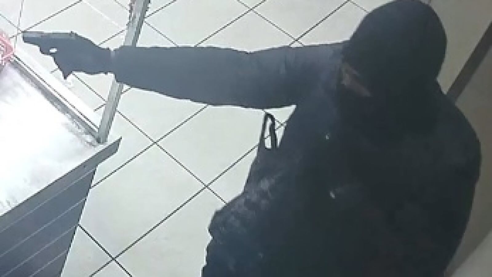 man-interviewed-burker-king-shooting-04_srufjz