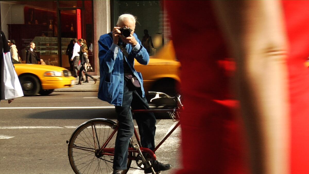 articles/2012/02/02/oscar-s-documentary-myopia-popular-films-don-t-get-nominated/bill-cunningham-new-york-documentary-oscar-bernstein_dxn6l4