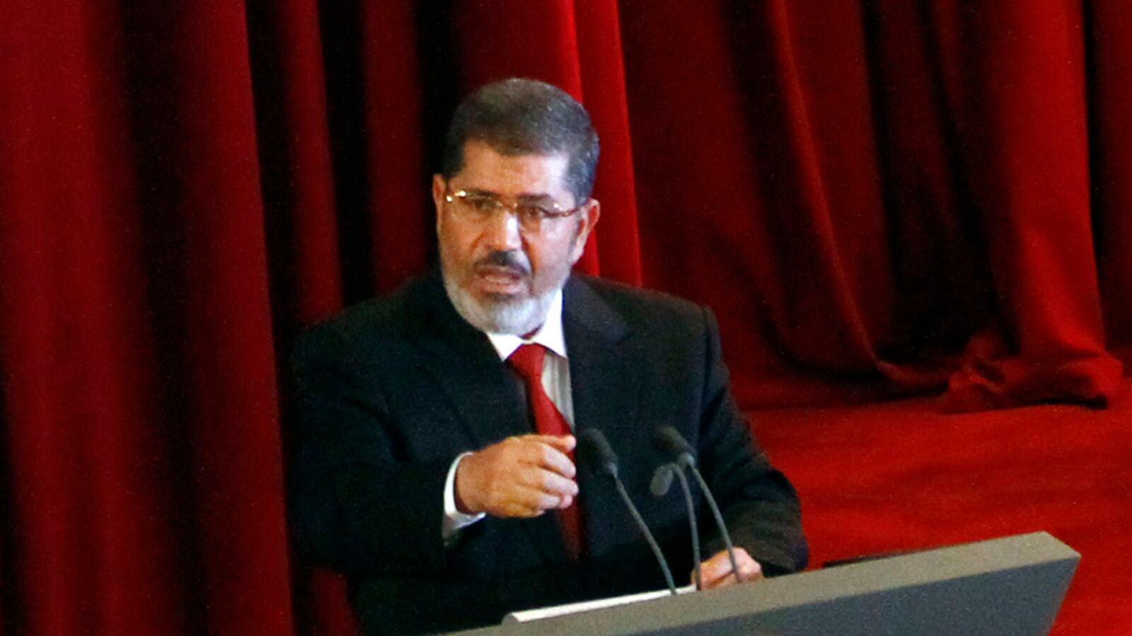 cheats/2012/08/01/morsi-s-letter-to-israel-fake/egypt-morsi-orders-parliament-return-cheat_g3ho21