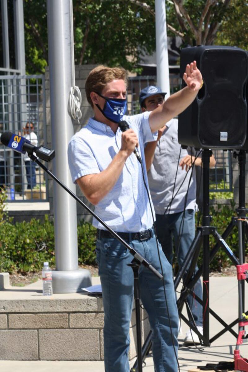 200527-briquelet-graduation-embed_cchnwe