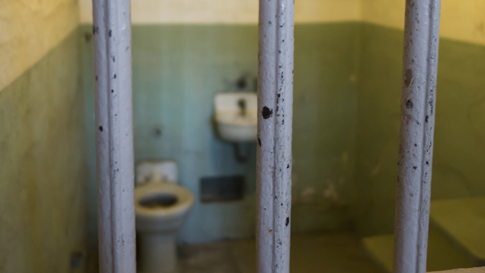 articles/2014/06/13/a-mom-s-tragic-death-over-missed-school-days/140613-jacobs-prison-tease_qqnrfp