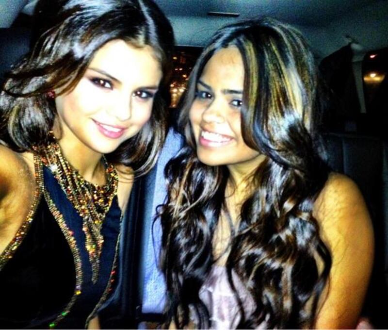 galleries/2012/12/02/miley-cyrus-selena-gomez-more-celebrity-twitter-pictures-photos/selena_gomez_pnoaqt