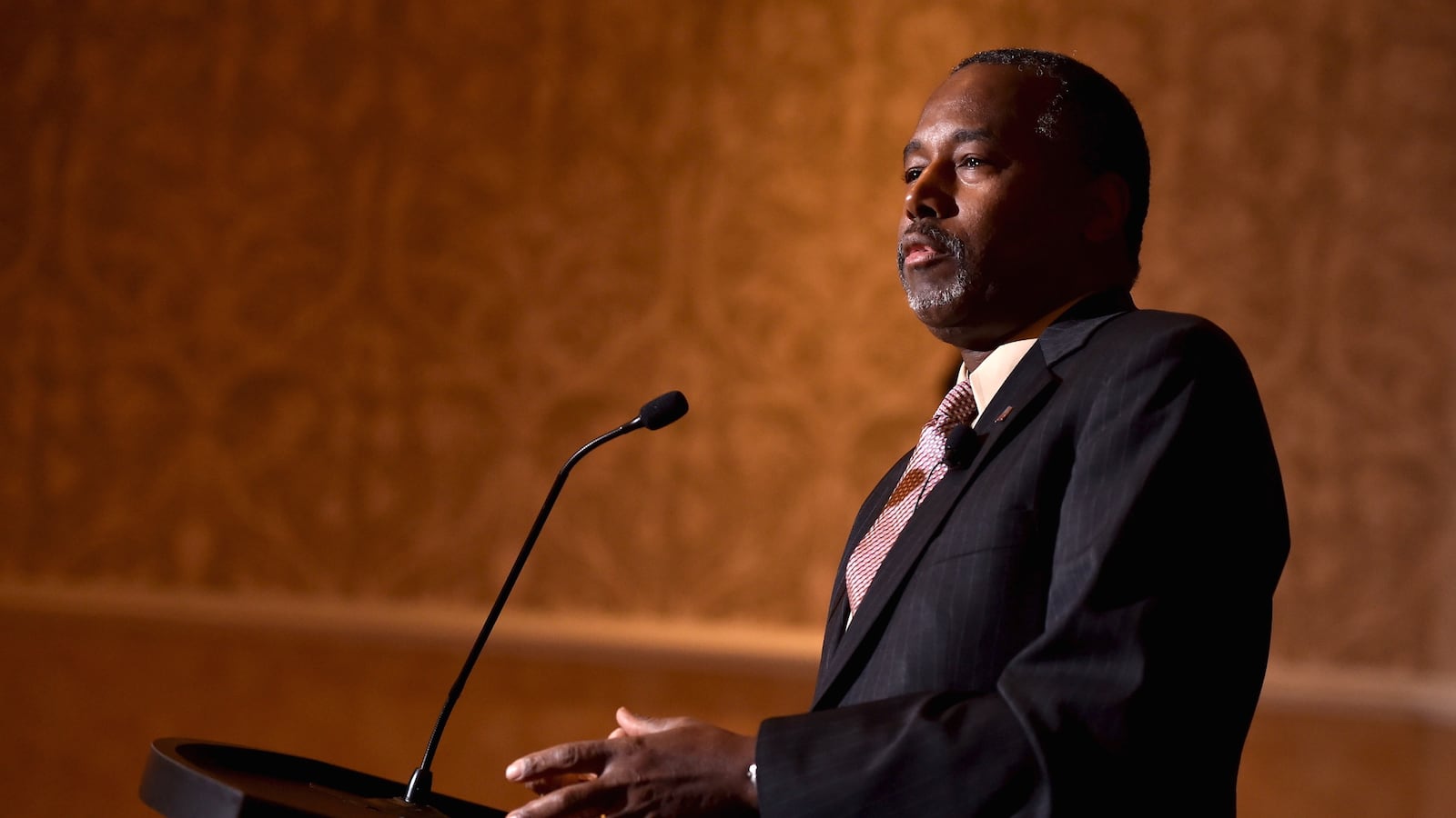 cheats/2015/11/17/carson-advisor-he-needs-foreign-policy-help/151117-carson-cheat_kzgg7l