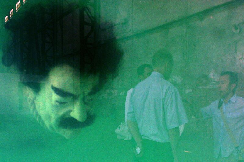 galleries/2012/09/16/art-that-angers-people-from-the-fountain-to-piss-christ/saddam-hussein-shark-controversial-art-exhibits_vdn7ix