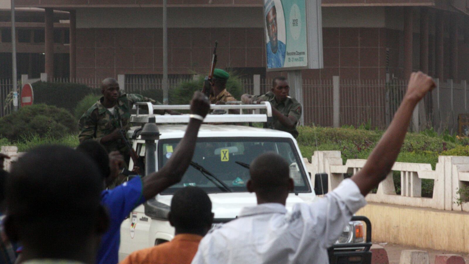 cheats/2012/03/22/rebels-seize-malian-government/mali-rebels-overthrow-government-cheat_l138kz