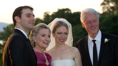 articles/2010/08/01/chelsea-clinton-wedding-why-america-needed-it/chelsea-ties-the-knot_117309_qwsbpj