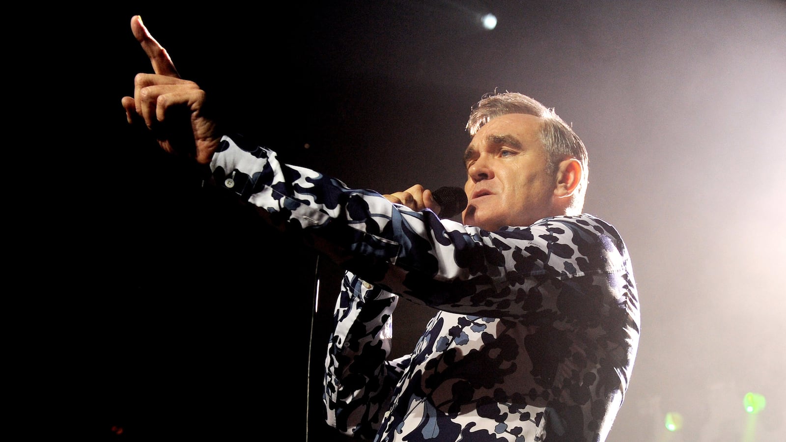 articles/2014/07/31/morrissey-denies-ordering-hit-on-fan/140731-teeman-mozz-tease_hi9jor