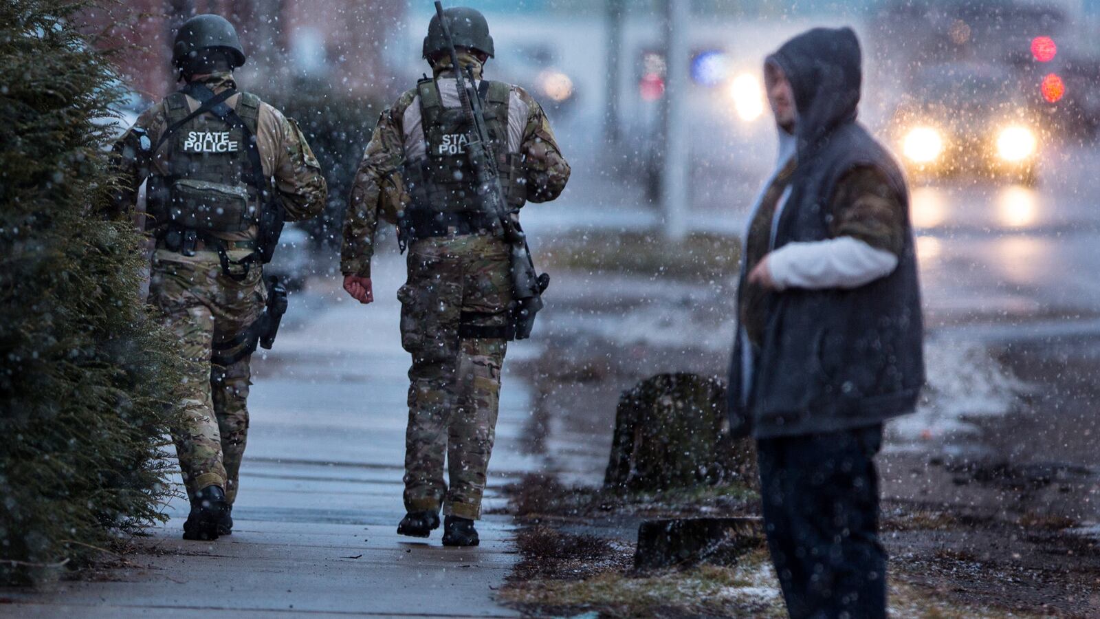 cheats/2013/03/14/barber-shop-gunman-kills-four/130314-upstate-ny-standoff-cheat_jlsmi0