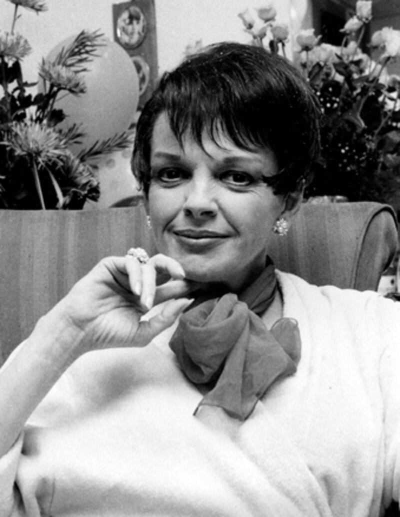 galleries/2011/01/29/celeb-drug-addictions/celeb-drug---judy-garland_nbnokv