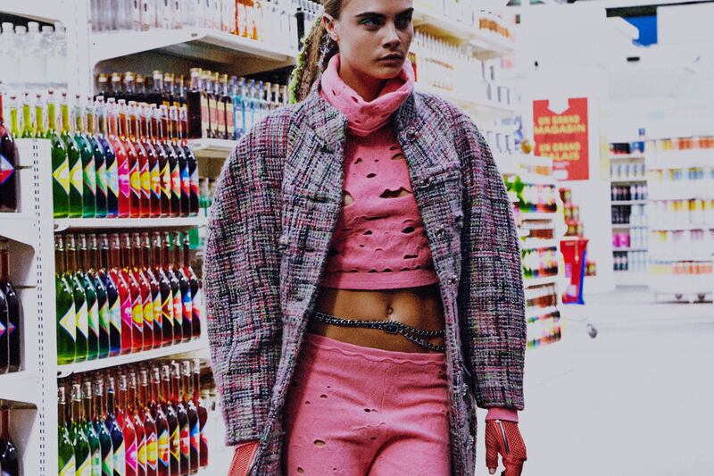 galleries/2014/03/05/shop-til-you-drop-at-chanel-fall-winter-2014-paris-fashion-week-photos/140305-harry-carr4_ndyq4k