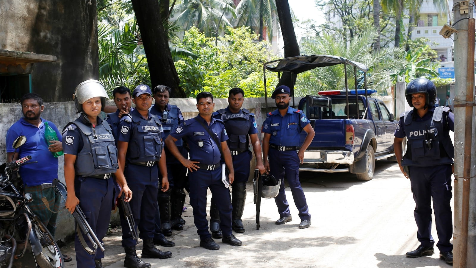 cheats/2016/08/27/bangladesh-police-kill-3-terror-suspects/160827-bangladesh-suspects-killed-cheat_wfe3xu
