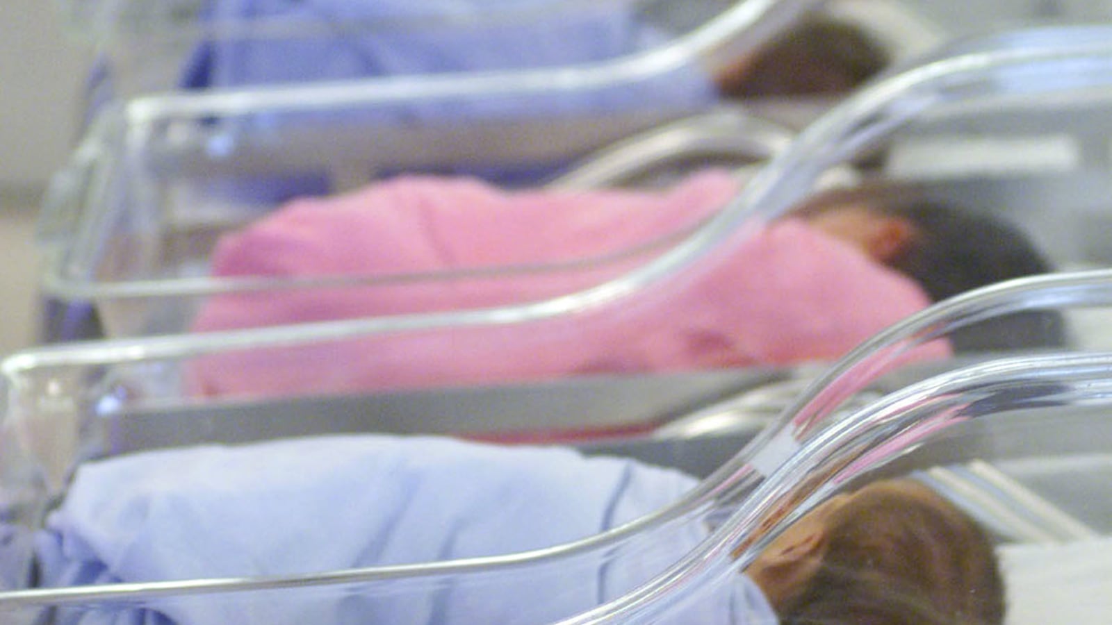 2000-09-19T000000Z_2017899042_RP2DRIBCXSAA_RTRMADP_3_SINGAPORE-BABIES_zhn0e5