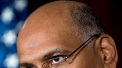 articles/2010/01/10/give-michael-steele-more-time/mccain-michael-steele_74375_otovpf