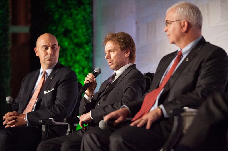 galleries/2013/10/10/highlights-of-the-heroes-summit-photos/131010-hero-summit3_kx6thr