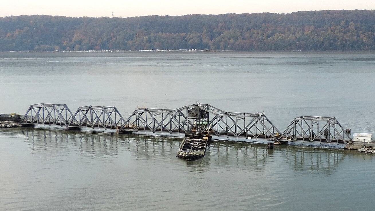 Spuyten_Duyvil_Bridge_from_HHB_jeh_m9djnv